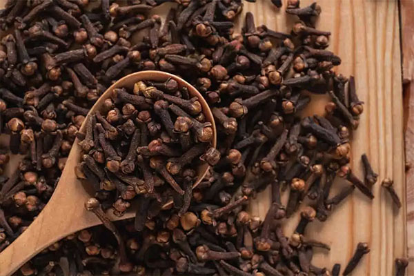 Cloves – $133/Pound