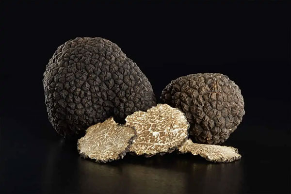 Black Truffles – $800~$900 Per Pound