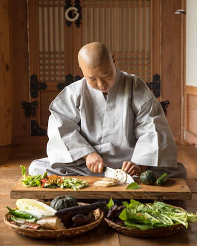 바다향을 머금은 겨울 해조류, 정관스님의 금발우 매생이 찜