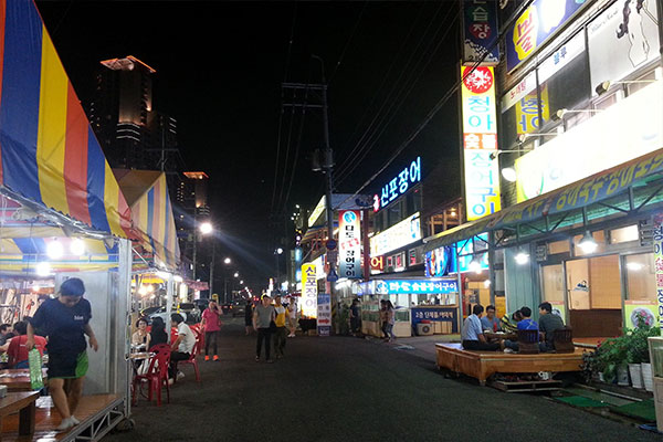 사시사철 기력회복 장어를 찾아 - 마산 장어거리