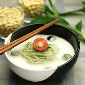 녹차콩국수