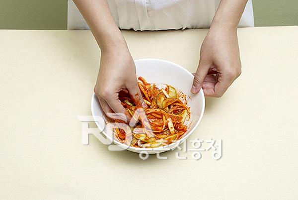 도라지오이무침 레시피 조리순서 4-0
