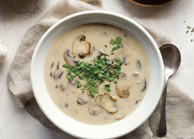 Creamed white button mushroom soup