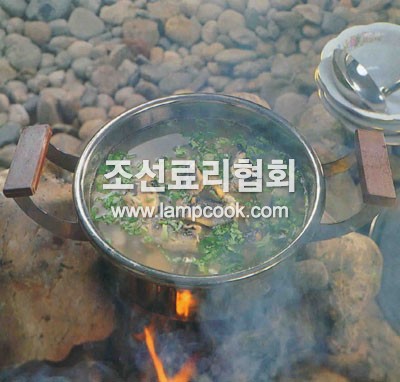 산천어국