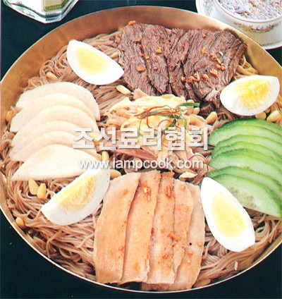 쟁반국수