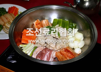 김치만두전골