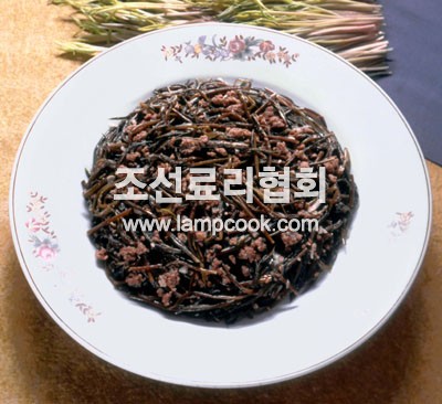 삽주싹볶음