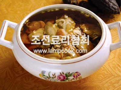 령지버섯대합조개탕