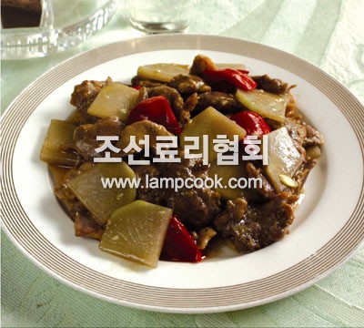 메추리고기무우볶음