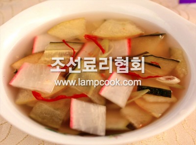 붉은봄무우나박김치
