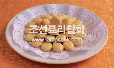살구씨과자