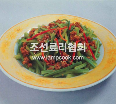 머위나물