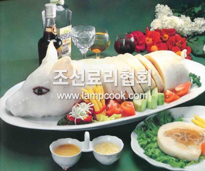 새끼돼지흰찬묵