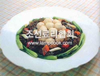 해삼닭고기완자볶음