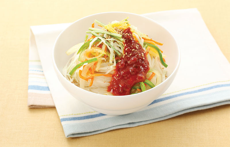 비빔국수 레시피 완성된 사진