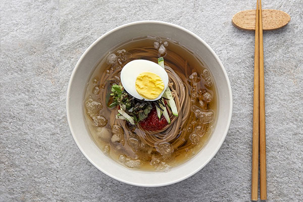 차가운 맛 냉면