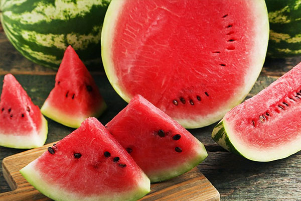 여름 과실 채소 수박의 맛과 효능