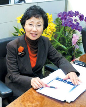 한식재단 이사장 양일선 * Chairperson, Korean Food Foundation Il-Sun Yang