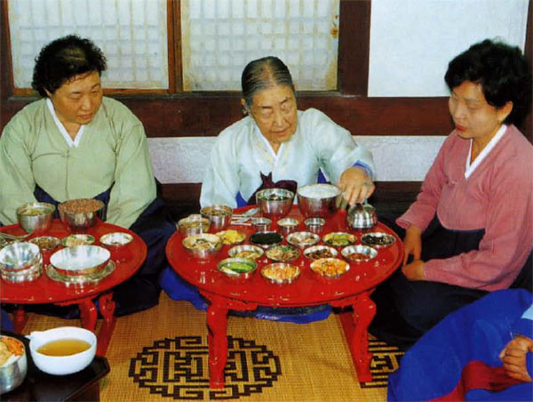 궁중음식 기능 보유자 후보 한복려(오른쪽)와 정길자(왼쪽)