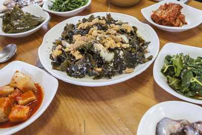 ‘향토맛집’ 상차림