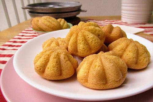 브루나이음식 쿠이바훌루 Kueh Bahulu