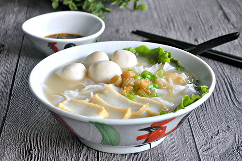 싱가포르음식 어묵수프 Fish Ball Soup