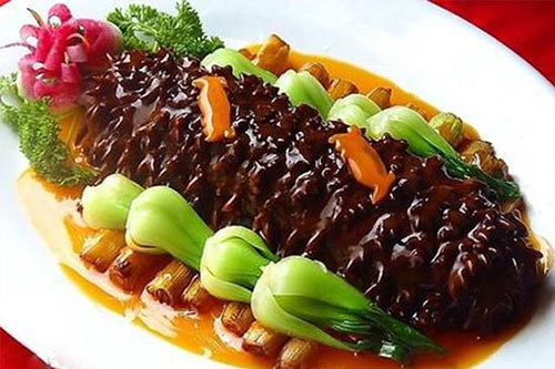 북경요리(北京料理) 총소해삼(蔥燒海參) 파와 해삼을 조린 요리