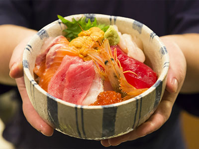 지라시 돈(Chirashi-don), 일본