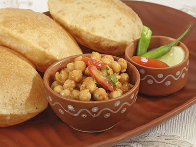 Chole bhature(촐레 바츄어) | INDONESIA