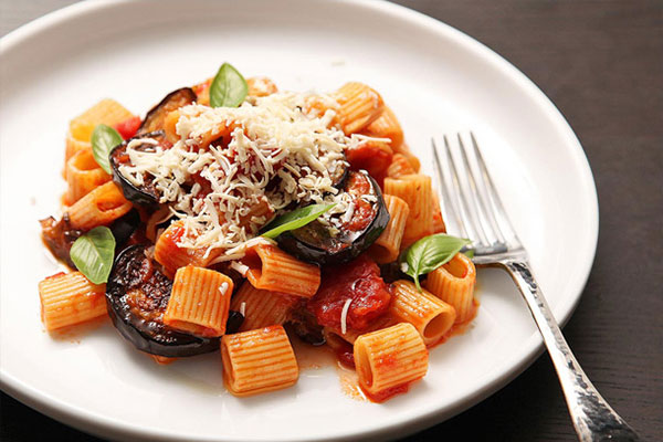 Macaroni with pork, eggplant and salted ricotta(돼지고기, 가지, 소금에 절인 리코타를 곁들인 마카로니), Italy(이탈리아)