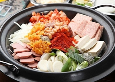 부대찌개(Army Stew)